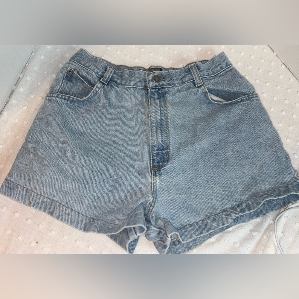 Vintage high waisted Blue Denim Women's jean shorts 11/12 90’s